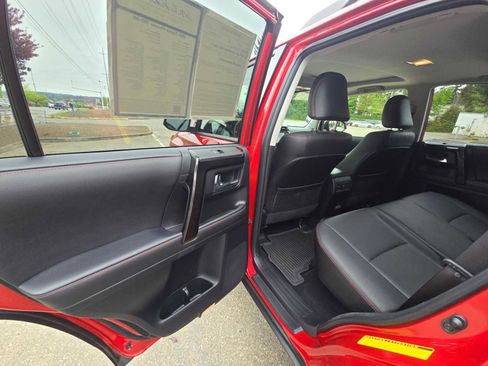 Used 2024 Toyota 4Runner TRD Off-Road Premium w/ Off Road Premium Plus Package AWD/4WD image 15