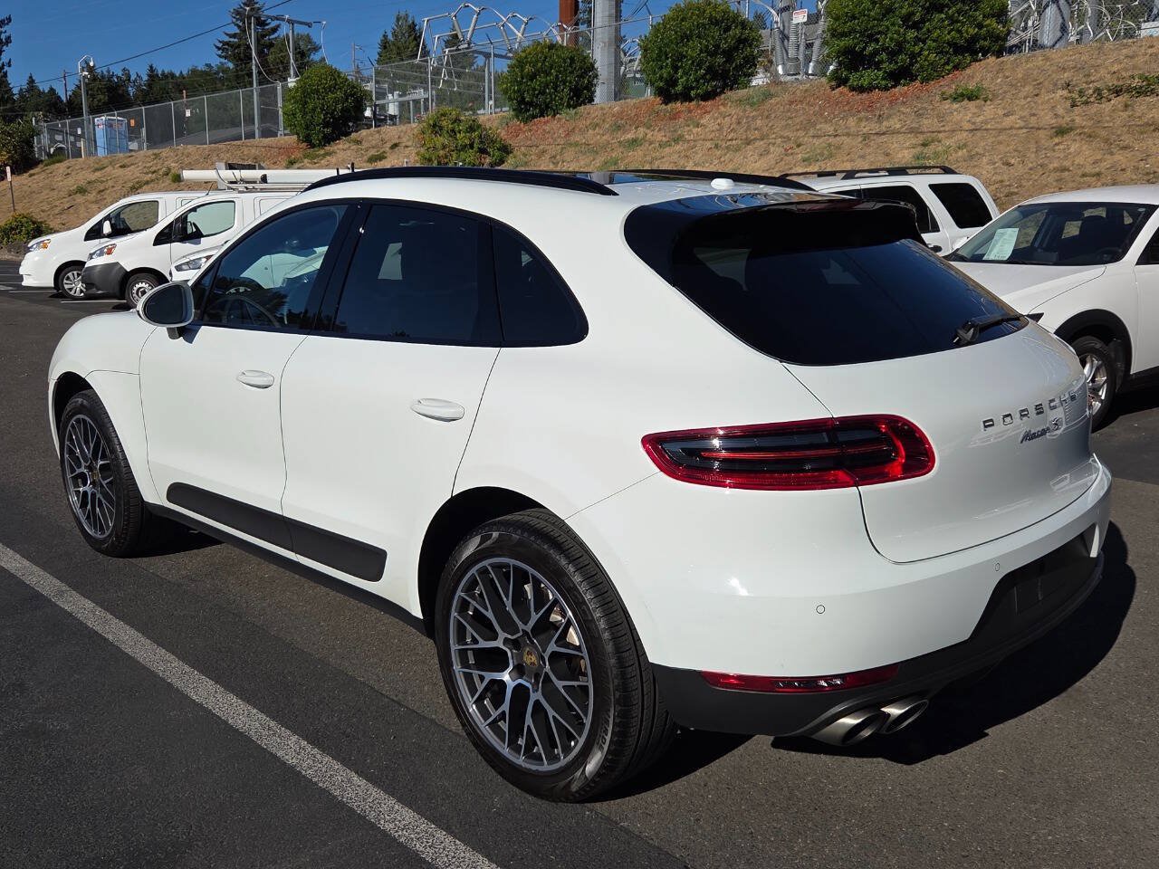 Used 2017 Porsche Macan S w/ Premium Package Plus AWD/4WD image 5