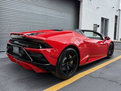 Used 2021 Lamborghini Huracan EVO RWD image 6