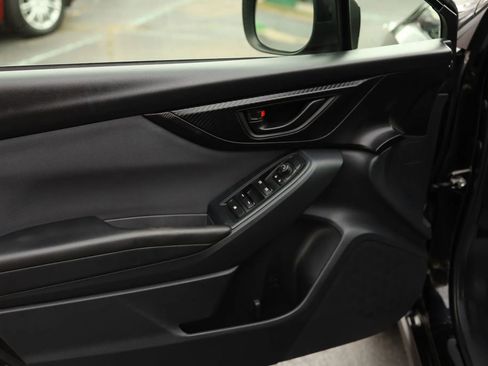 Used 2018 Subaru Crosstrek 2.0i Premium w/ Eyesight System image 9