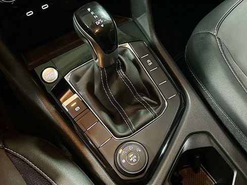 Used 2023 Volkswagen Taos SE image 17