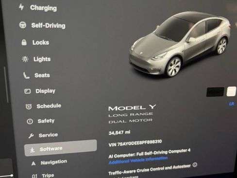 Used 2023 Tesla Model Y Long Range AWD/4WD image 2