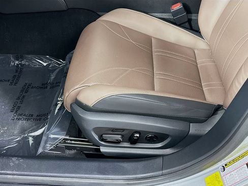 Used 2023 Lexus ES 300h w/ Accessory Package (Z1) FWD image 27