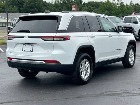 Used 2023 Jeep Grand Cherokee Laredo w/ Luxury Tech Group I AWD/4WD image 45