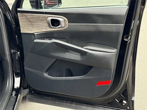 Used 2023 Kia Sorento S w/ Panoramic Sunroof Package image 8