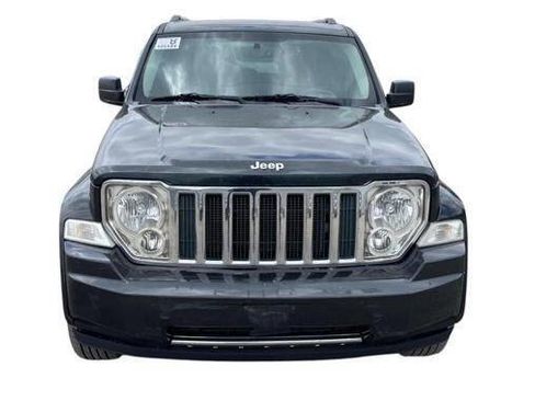 Used 2011 Jeep Liberty Limited w/ Tire & Wheel Group AWD/4WD image 9