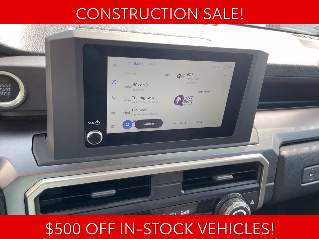 Used 2025 Toyota 4Runner SR5 AWD/4WD image 19