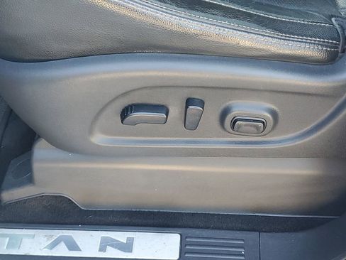 Used 2019 Nissan Titan SL w/ Chrome Package image 29