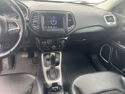 Used 2017 Jeep Compass Latitude w/ Popular Equipment Group image 11