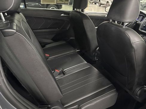 Used 2022 Volkswagen Tiguan SE image 11