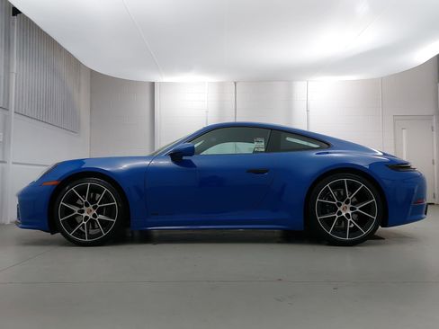New 2026 Porsche 911 Carrera RWD image 2