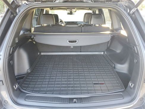 Used 2025 Jeep Grand Cherokee Limited w/ Luxury Tech Group II image 8