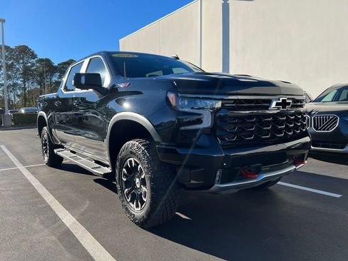 Used 2024 Chevrolet Silverado 1500 ZR2 w/ Technology Package image 2