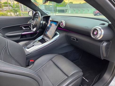 Used 2022 Mercedes-Benz SL 55 AMG 4MATIC image 11