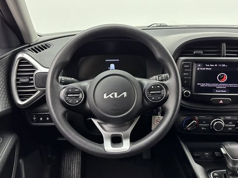 Used 2024 Kia Soul LX w/ Option Group 015 image 17