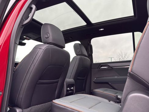 New 2026 GMC Acadia AT4 w/ Luxury Package image 38