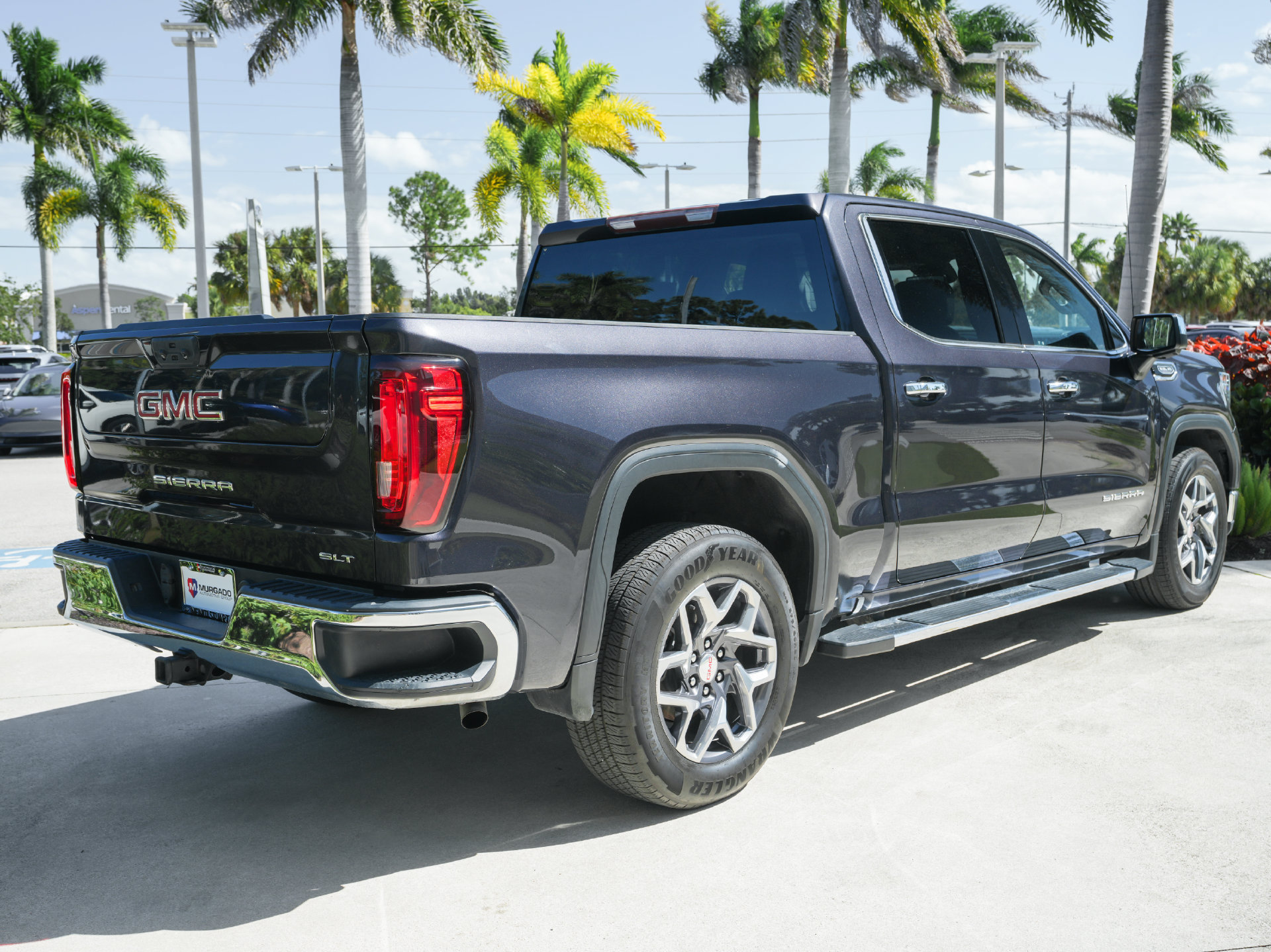 Used 2022 GMC Sierra 1500 SLT w/ SLT Premium Package RWD image 32