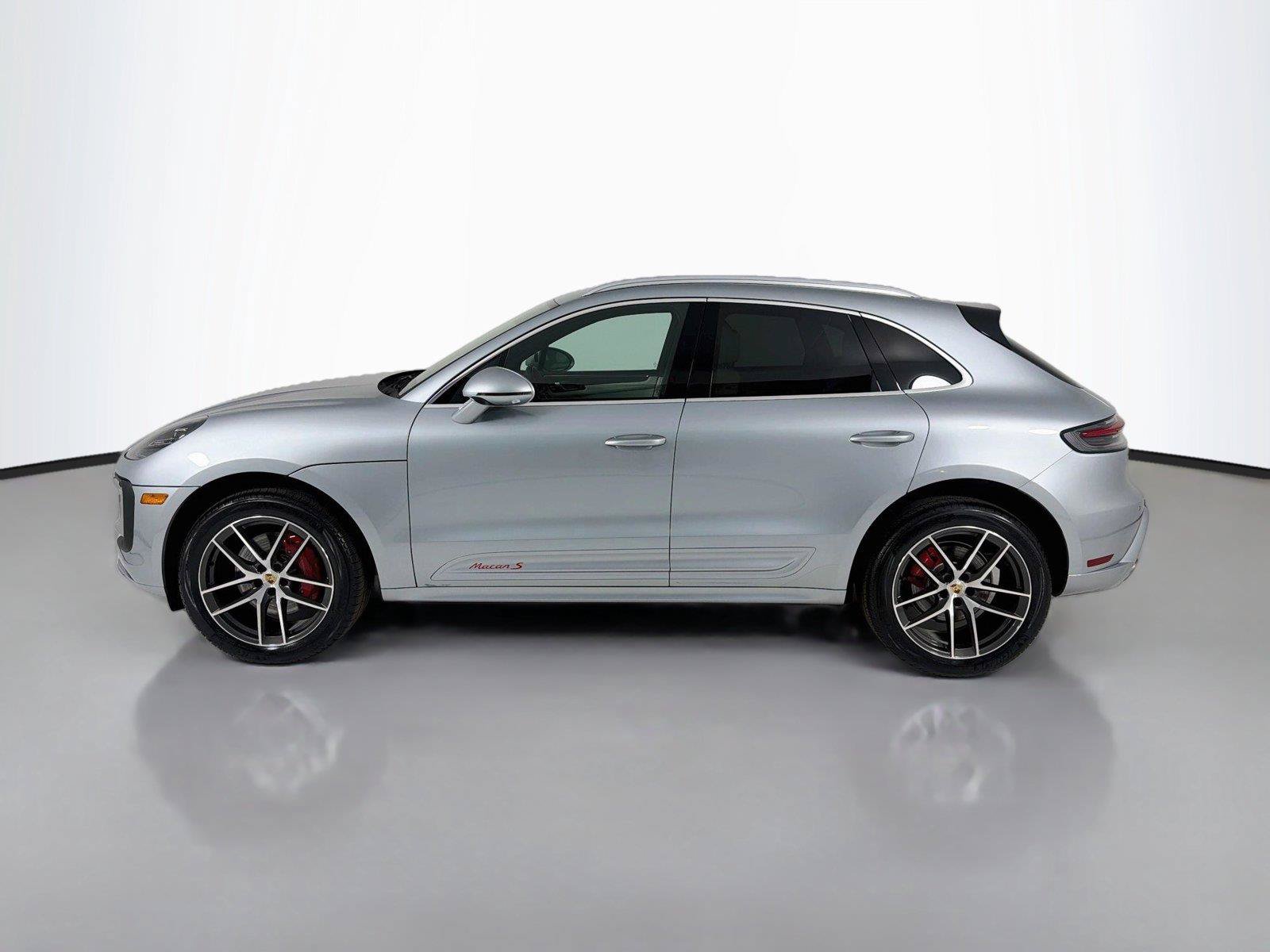 Certified 2023 Porsche Macan S AWD/4WD image 2