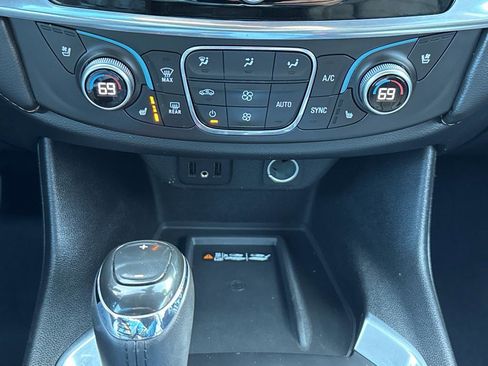 Used 2018 Chevrolet Traverse Premier image 30