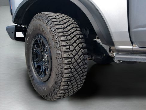 Used 2024 Ford Bronco Wildtrak image 64