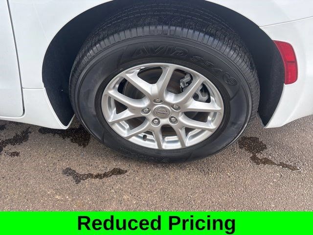 Used 2024 Chrysler Pacifica Touring-L FWD image 43