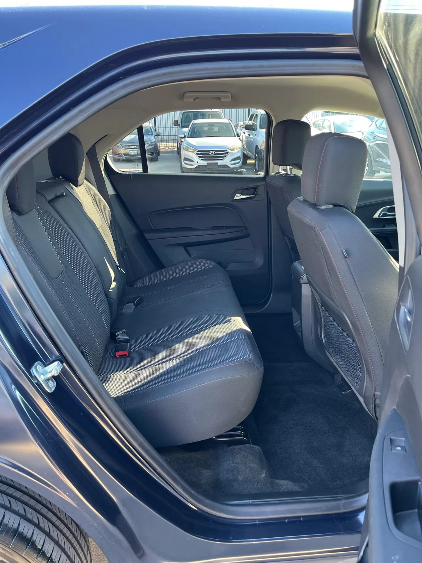 Used 2017 Chevrolet Equinox LS AWD/4WD image 40