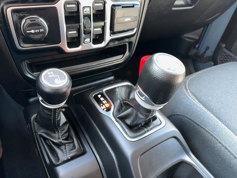 Used 2024 Jeep Wrangler Sport image 21