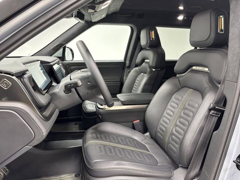 Used 2023 Rivian R1S Adventure image 20