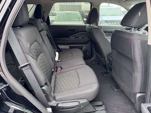 Used 2025 Nissan Pathfinder S image 28