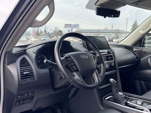 Used 2024 INFINITI QX80 Luxe image 11