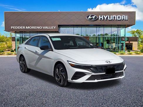 New 2025 Hyundai Elantra SEL image 8