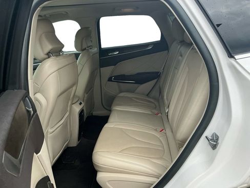 Used 2019 Lincoln MKC Reserve w/ MKC Technology Package FWD image 21