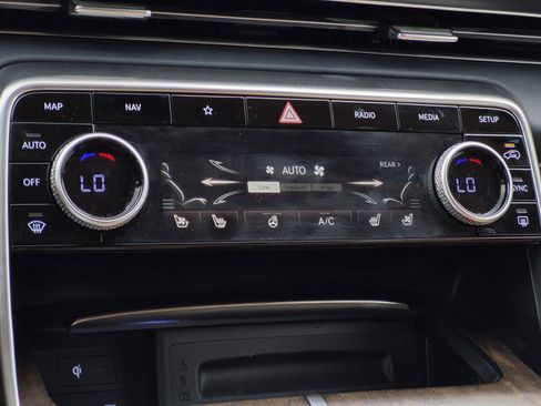 Used 2024 Genesis GV80 3.5T w/ Prestige Package image 23