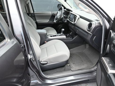 Used 2022 Toyota Tacoma SR5 image 25