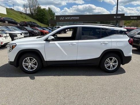 Used 2023 GMC Terrain SLE w/ Driver Convenience Package AWD/4WD image 2