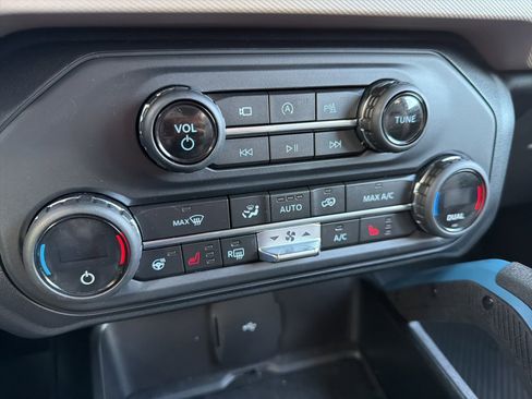 Used 2021 Ford Bronco Wildtrak AWD/4WD image 25