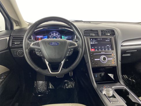 Used 2018 Ford Fusion Titanium AWD/4WD image 21