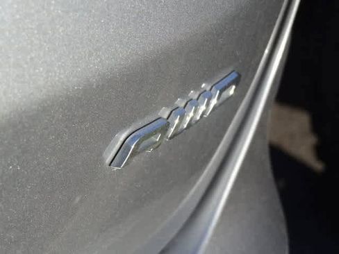 Used 2023 Ford Edge SEL image 21