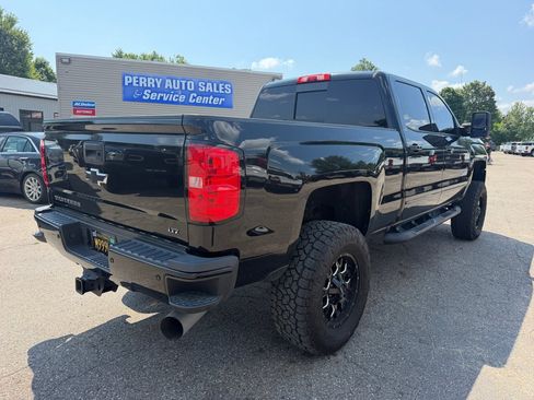 Used 2018 Chevrolet Silverado 2500 LTZ AWD/4WD image 6