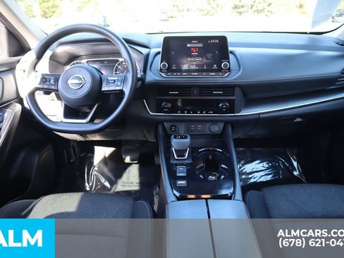 Used 2024 Nissan Rogue SV image 27