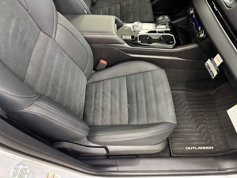 New 2026 Mitsubishi Outlander SE FWD image 25