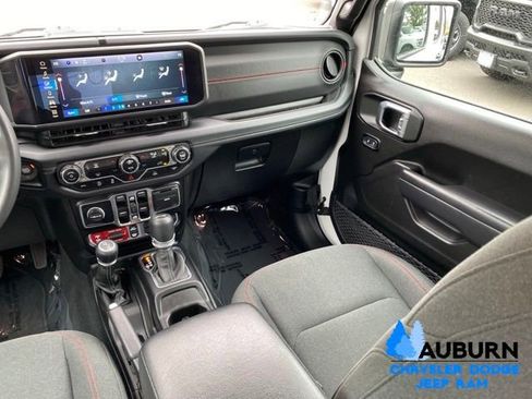 Used 2024 Jeep Wrangler Unlimited Rubicon AWD/4WD image 25