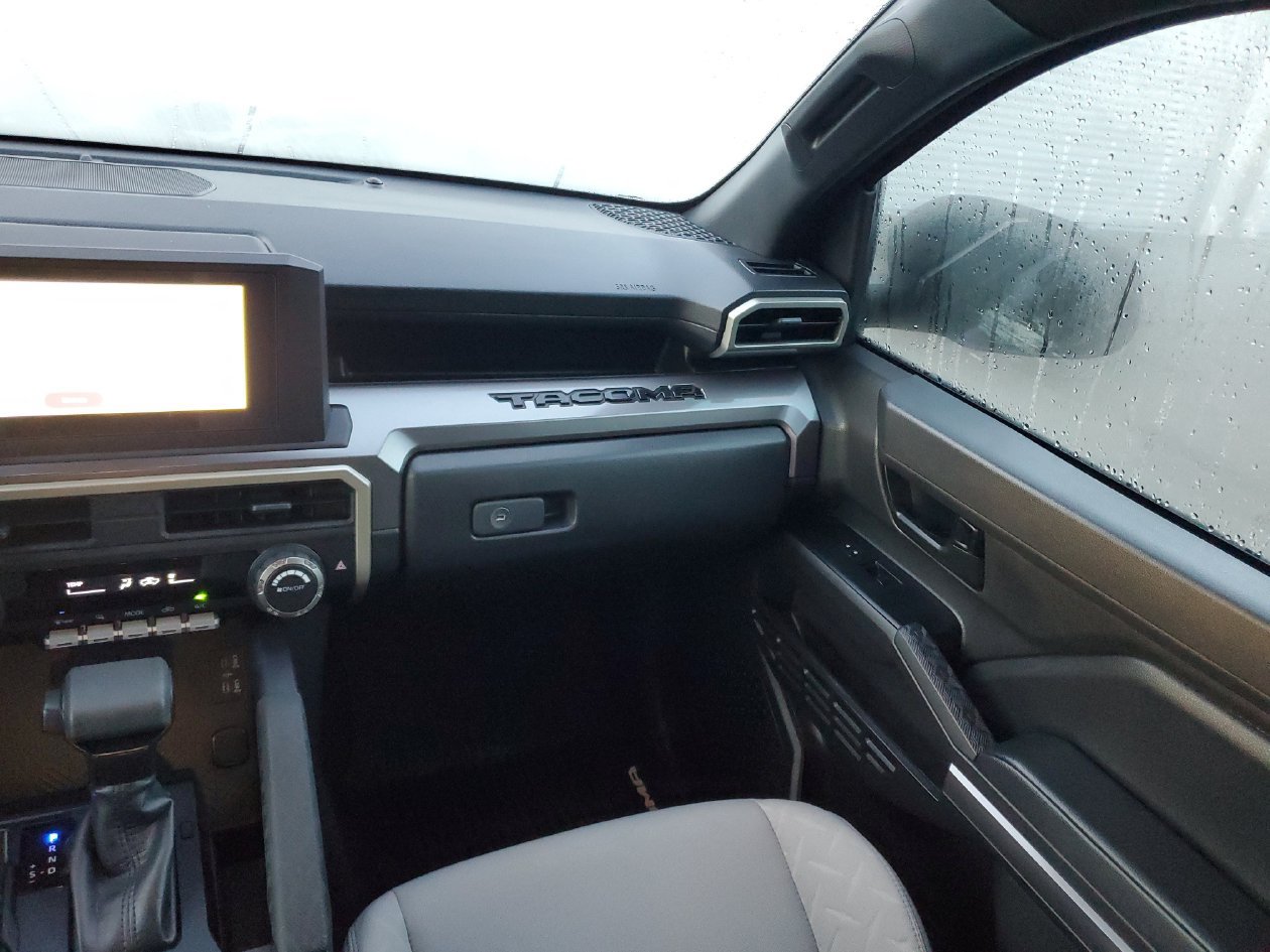 Used 2026 Toyota Tacoma SR5 AWD/4WD image 15