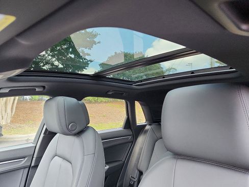 New 2025 Audi Q3 2.0T Premium image 12