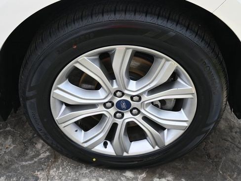 Used 2019 Ford Edge Titanium w/ Equipment Group 301A image 13