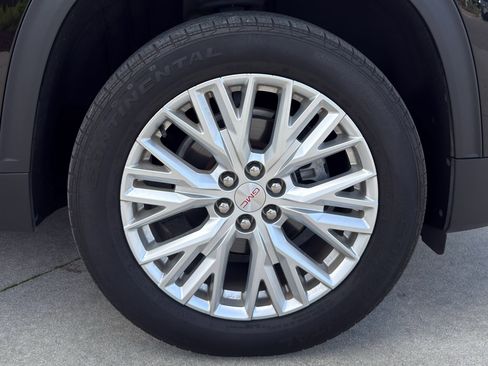 Used 2024 GMC Acadia Elevation image 12