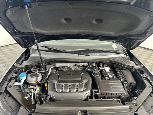 Used 2024 Volkswagen Tiguan SE image 35