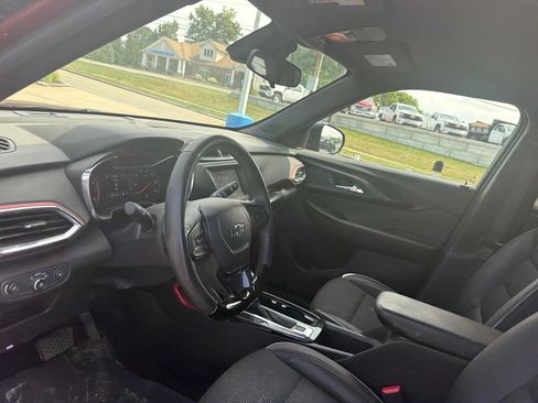 Used 2023 Chevrolet TrailBlazer RS AWD/4WD image 9