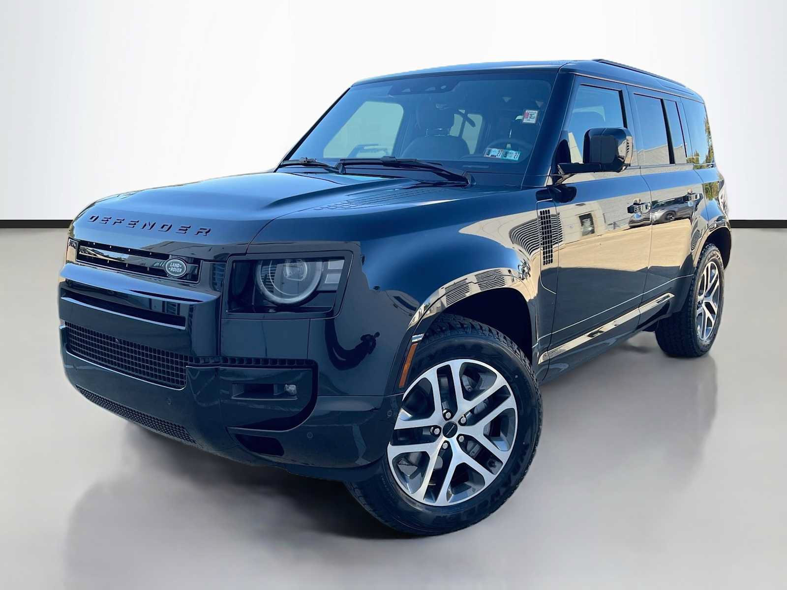 New 2026 Land Rover Defender 110 X-Dynamic SE AWD/4WD image 1