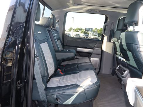 Used 2022 Ford F150 Limited image 37